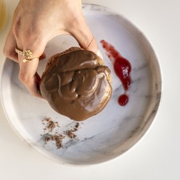 Bolinho de Morango com Chocolate - 183kcal
